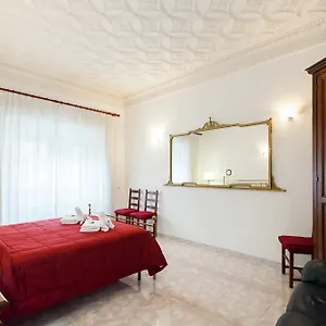 Apartment Caterina One O One - Embassy, Rome